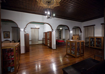 deksia-pteruga-astiko-laografiko-mouseio-ehm-1-codewild