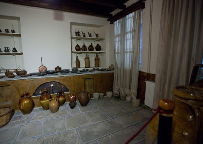 deksia-pteruga-paradosiaka-laografiko-mouseio-ehm-25-codewild