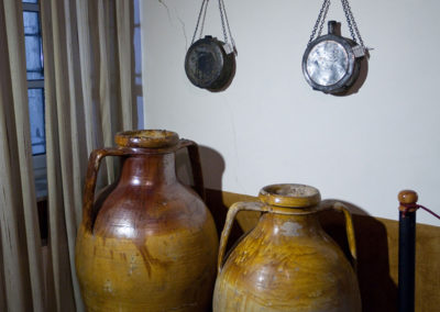 deksia-pteruga-paradosiaka-laografiko-mouseio-ehm-27-codewild