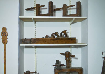 deksia-pteruga-paradosiaka-laografiko-mouseio-ehm-50-codewild