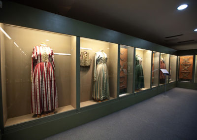 panw-orofos-stoles-laografiko-mouseio-ehm-18-codewild